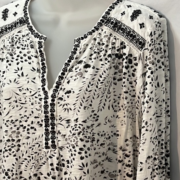 Lucky Brand Black and White V Neck Long Sleeve Blouse Notch Embroidery Size 1XL - Picture 3 of 8